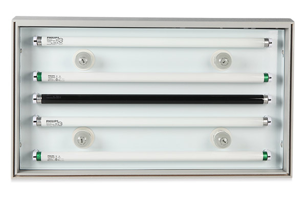 對色燈管一閃一閃怎么解決？