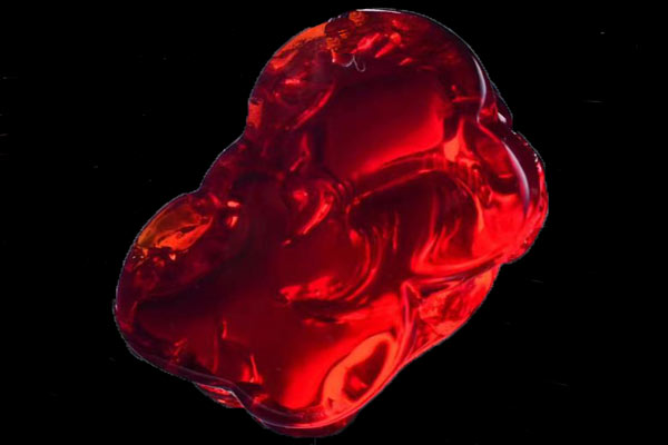 在標(biāo)準(zhǔn)光源條件下對緬甸琥珀的顏色進(jìn)行劃分