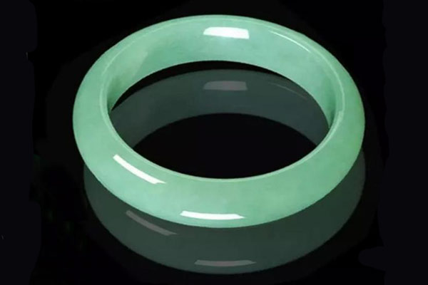 標(biāo)準(zhǔn)光源箱用于翡翠顏色的評定與翡翠顏色劃分