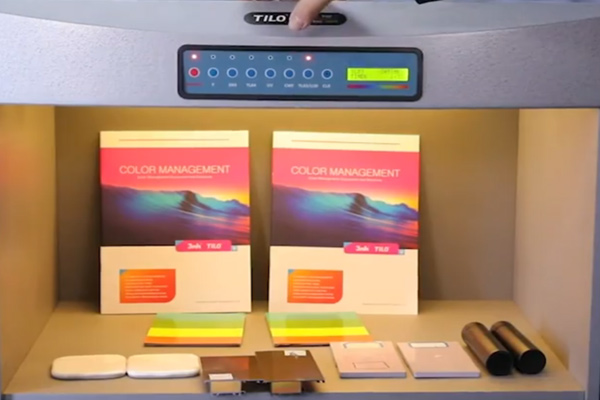 標準光源箱中的U30光源是一種什么光源？