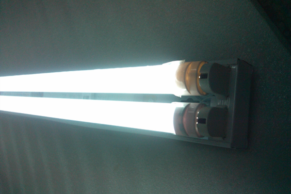 日光燈是不是標(biāo)準(zhǔn)光源？日光燈和標(biāo)準(zhǔn)光源的應(yīng)用 